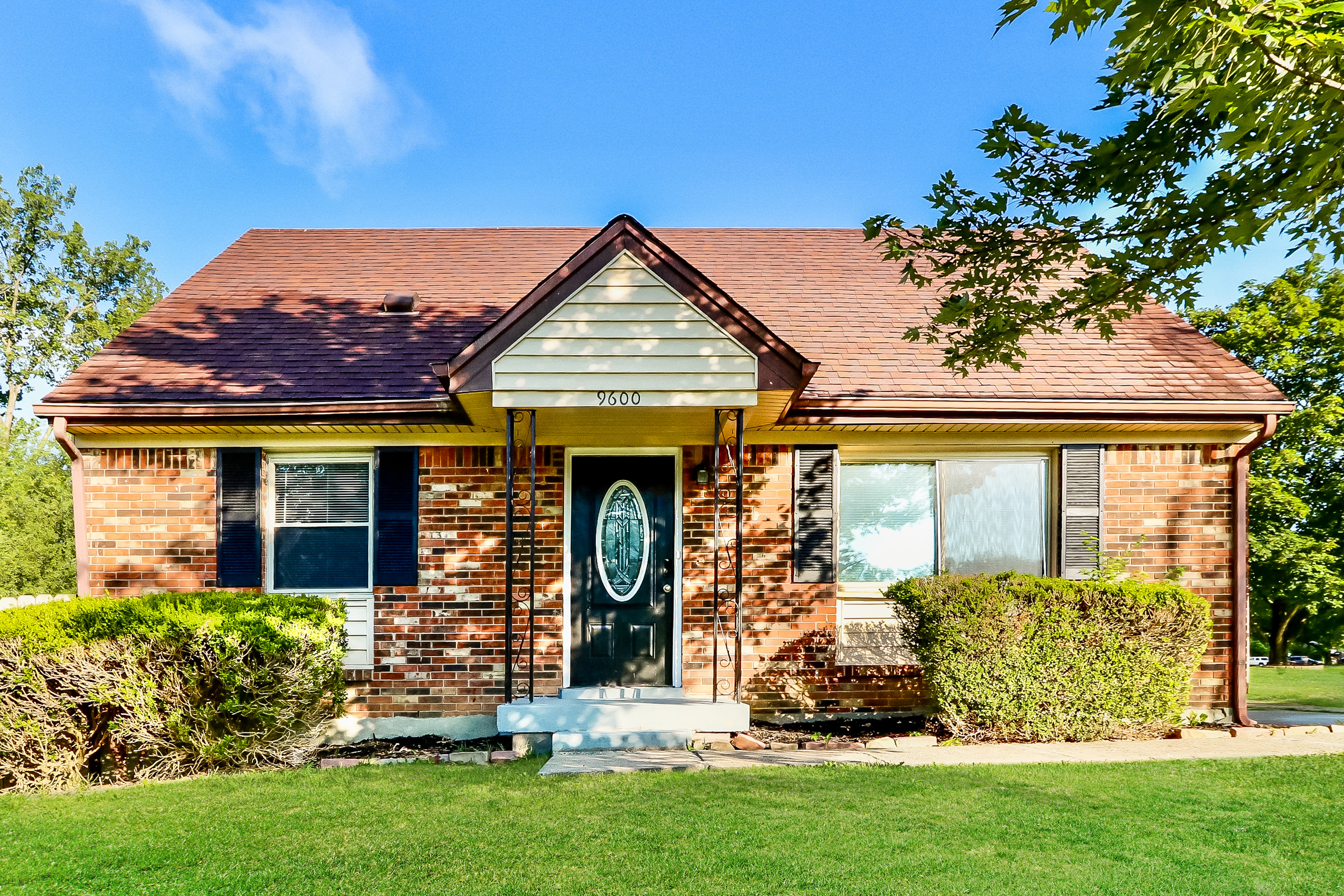 9600 PEMBURY CT LOUISVILLE, KY 40272